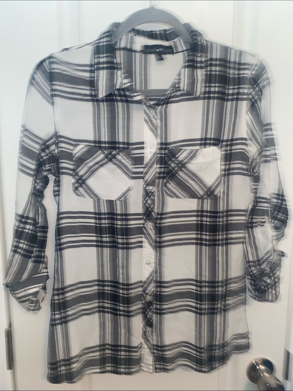 Derek Heart Plaid Casual Button-Down Shirt